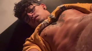 ORGIA DE UNA MANO! Corrida explosiva