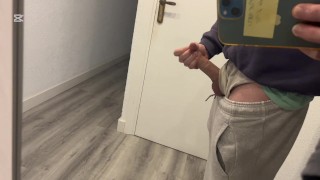 Me voy a ver CABALLOS y luego me MASTURBO en mi espejo favorito mientras mis compañeras piso duermen