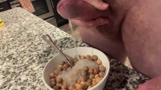 Hung Bodybuilder Unloads Multiple Cumshots Into Cereal