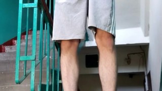 risky jerk off on the landing