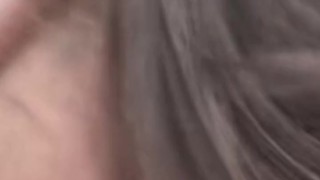 elle lui léche la chatte sur le capot de la voiture - lesbienne amateur francaise alt exhib public