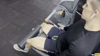 I discover a faggot disrespecting me in the gym bathroom