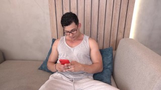 Delivery Girls Who Suck Your Dick Are Rated 5 Stars for Good Service still 2