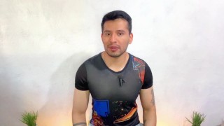 Joven de 20años rellena el culo del Barbero Colombiano del barrio! Lo coge a pelo en su barberia