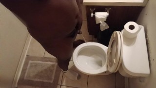 TAKING A PISS AFTER I GOT SUM NASTY SLOPPPY HEAD!!!!!!