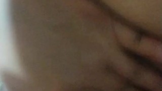 me fui a la prepa y en el salón empecé a meterme el bolígrafo a mi panocha mientras el profesor impartía la clase