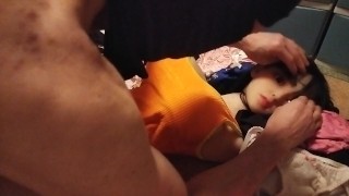 ラブドール夏美をいやらしく触っていく・・・３