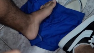 Gozando na cueca para mandar para o cliente