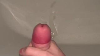 Quick jerking off my huge dick to fill the bath of my sperm pt.2 (with cumshot)