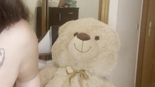 I’m So HORNY🥵 I Give Him A BLOWJOB To My Teddy Bear😏