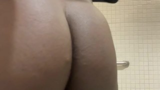 shaking my big ass in pubilc bathroom