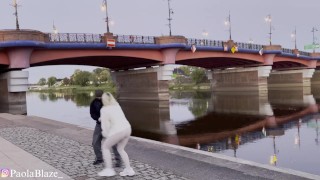 Złodziej chciał ukraść mi torebkę, musiałam go przekupić swoim tyłkiem - POLSKIE PORNO