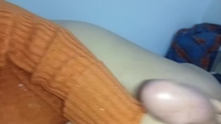 couple kissing deliciously she jerks off his dick at the same time he kiss very she💋🤤🍌💦😋🤤😵🥛