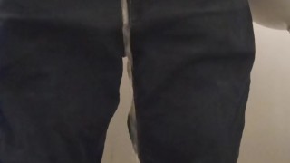 Ayla Lubbers Pee friday 25 April 2025 01:00 am