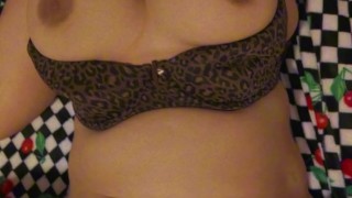 Vanilla Faith plays with her pussy