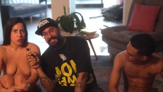 Milf se folla al joven conductor de su marido por haberla dejado sola tanto tiempo