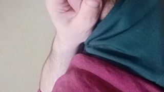 Sean relaxin in bed havin a wank