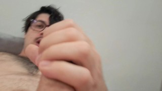 Grande carico di sperma da vicino da questa dilettante italiana