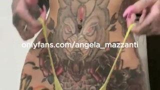 18YO Livestream Accidental Pussy Flash