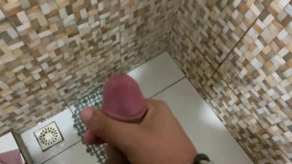 Uma gozada antes do banho