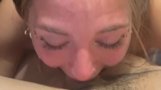 Latina does very sexy Close up deepthroat