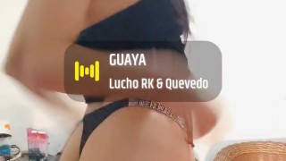 Alma Morena bailando sexi en tanga