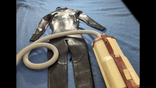 [REQ] Vacuuming Girlfriend's Wetsuit with Electrolux Vacuum Cleaner