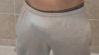 Dick argentina bathroom