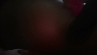 Tocándome, que rico sentir todo en mi anito