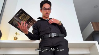 Male read and jerking off