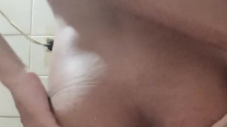 Femboy spank his ass:3