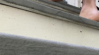 Pissing outside in the Daylight! *hopefully i dont get caught*