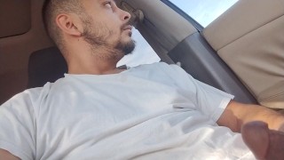 Risky public jacking off 🥵