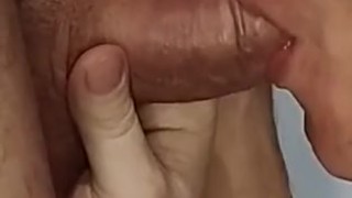 Il lui met tout dans la bouche en une minute trente