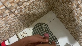 Uma mijada pra você!