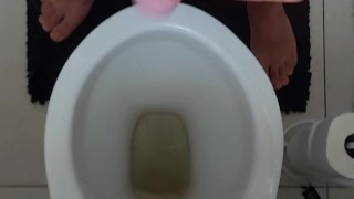 Pissing in the toilet Huge cock