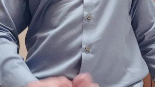 En el baño de la escuela