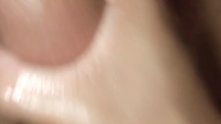 Latino se masturba hasta final