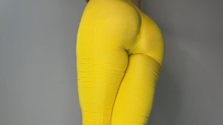 ⭐️ PAWG Plugged Twerkin' & Peeing in Yellow Yoga Pants ⭐️
