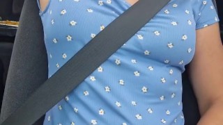 Take a pretty girl and give her what she want 😍