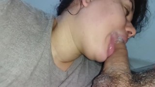 the most perverted and insane blowjob on the entire porn hub, she devours the lucky guy's cock🍆🤤💦