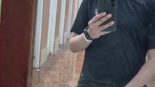 Jakol sa cr ng resort habang may mga nagbabanlaw sa shower room