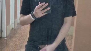 Jakol sa cr ng resort habang may mga nagbabanlaw sa shower room