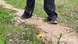 I wanted to pee in the park on the lawn