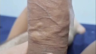 Vecina pequeña en su primer sexo oral, tiene que repetir la leccion