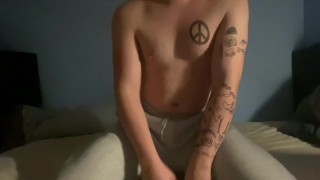 Twinks quick wank