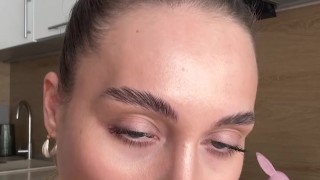 Pretend it's your dick 😊😏