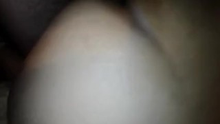 Mi hermanastra cachonda gime como salvaje por su concha humeda