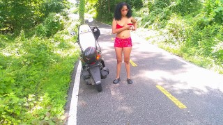 WALKING AROUND BIKE TRAL PARK NAKED SOLO FEMALE EBONY BIG TITS CAUGHT