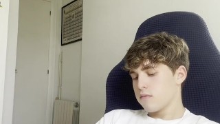 Horny Twink Gives His Cock a Slow, Wet Massage